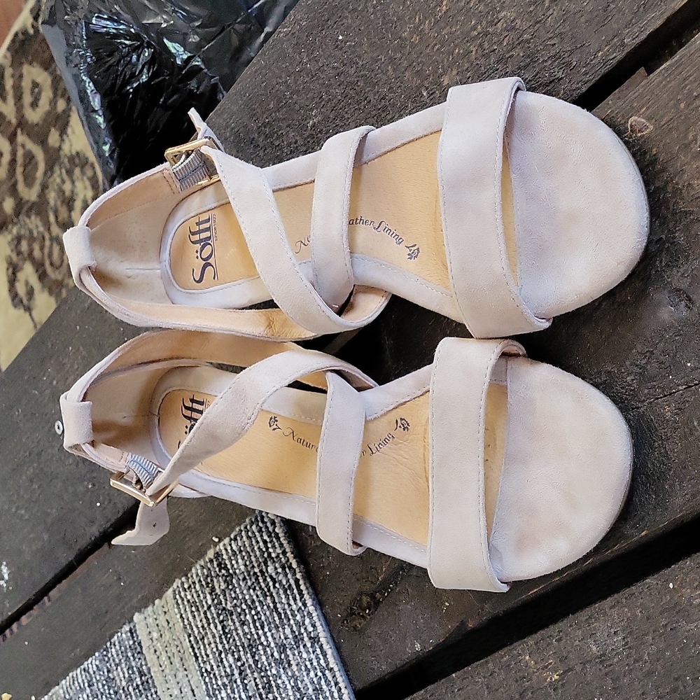 NWOT Soft Wedge Sandal